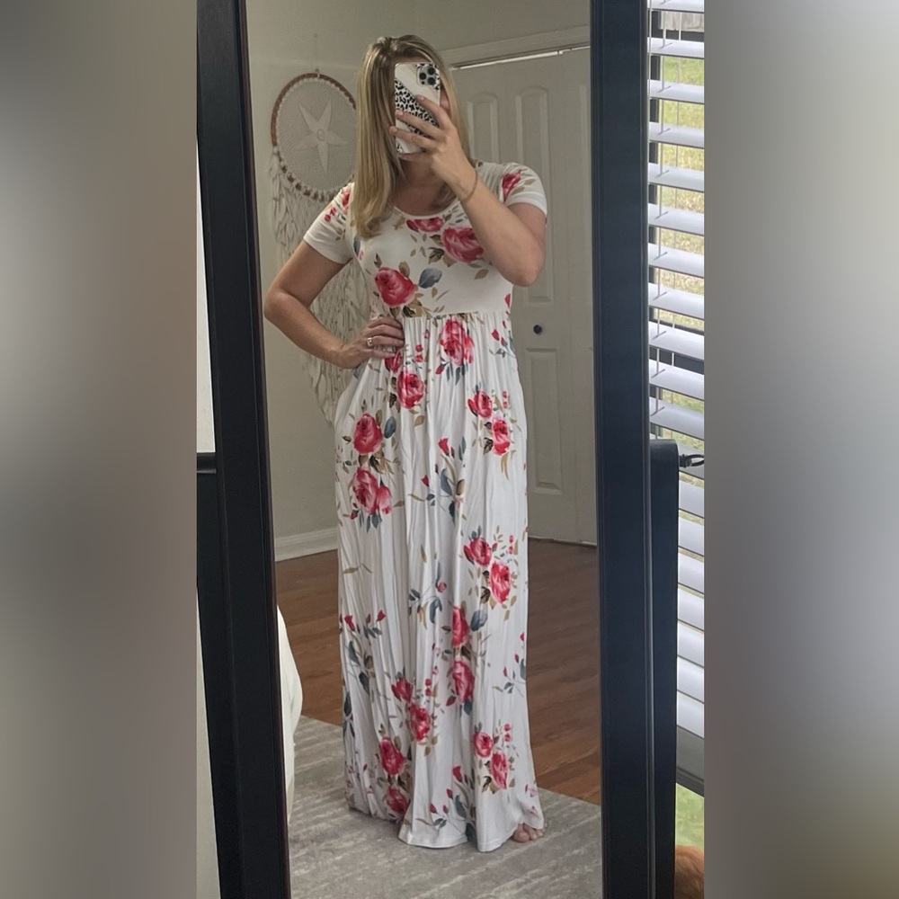 Woman’s sun dress floras pockets comfortable medium fit & flare maxi